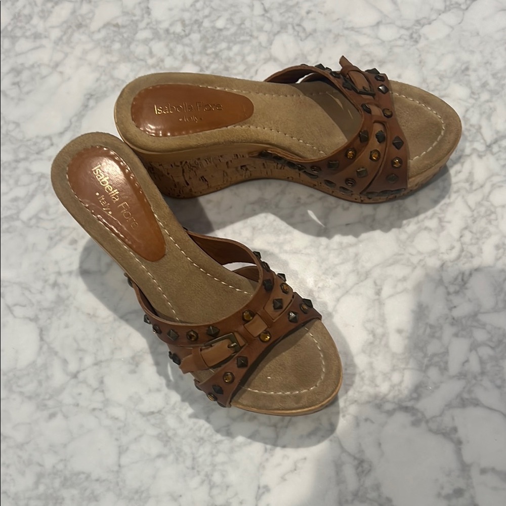 Isabella Fiore Brown Studded Wedge Sandals. 7M